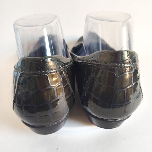 Clarks 8.5 Wide Croc Print Slip-On Loafer 30974 Green Leather Comfort Shoes - Picture 6 of 11